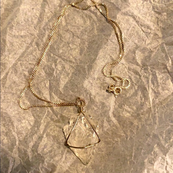 NWOT Beautiful Crystal With Silver Chain - Picture 2 of 6